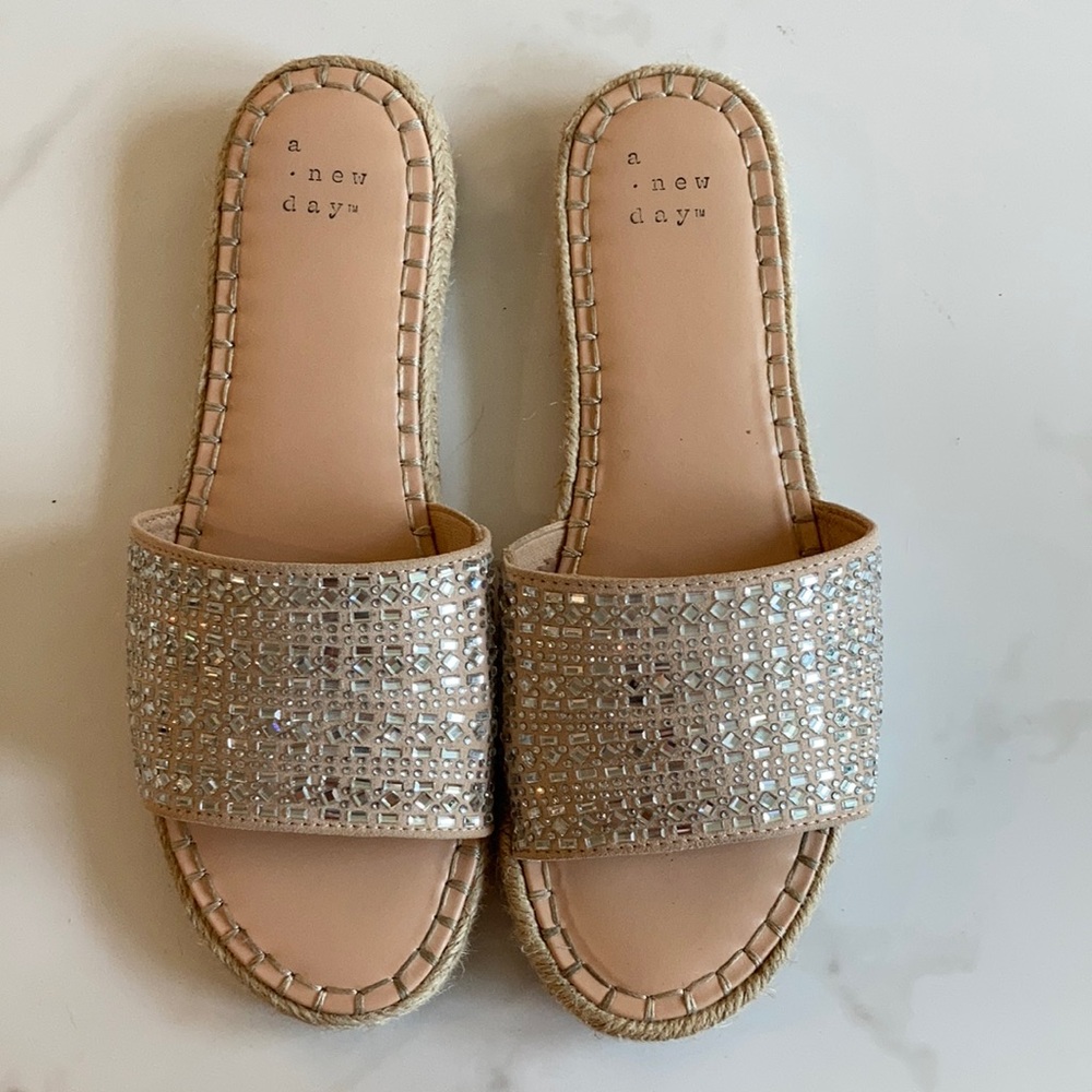 A new day size 6 sandals lightly used